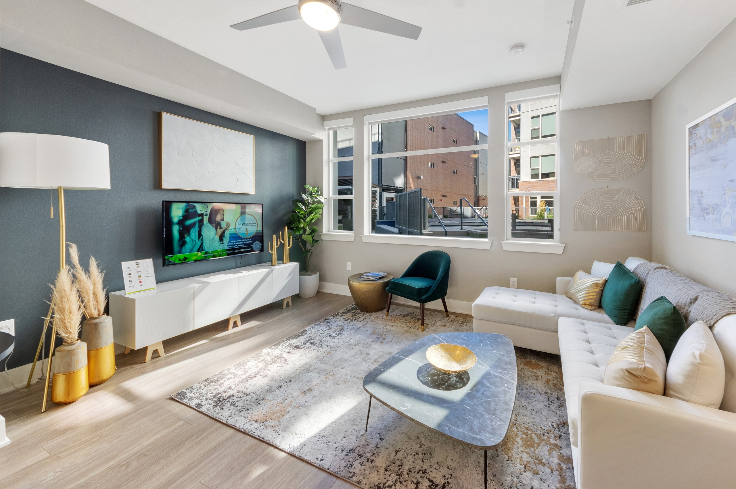 L'Appartement アパルトモン  Americana グリーン Greenbriar Village Apartments | Madison Apartment Living